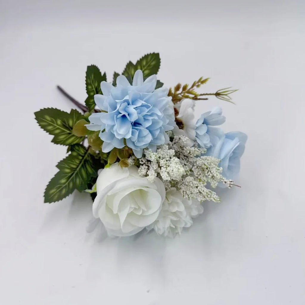 Konstgjord bukett med rosor och hortensia